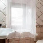 Le Rondini شقة